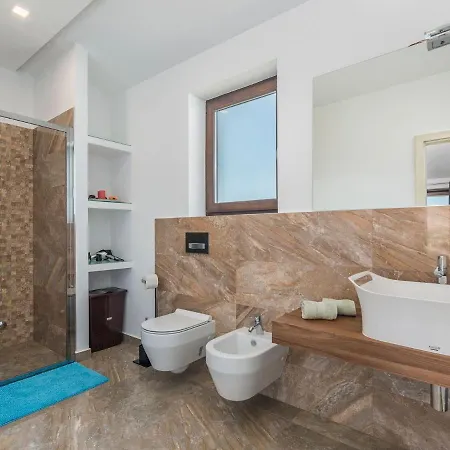 Stunning In With Jacuzzi Villa *