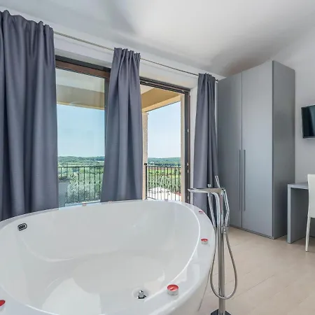 Stunning In With Jacuzzi Villa Montižana